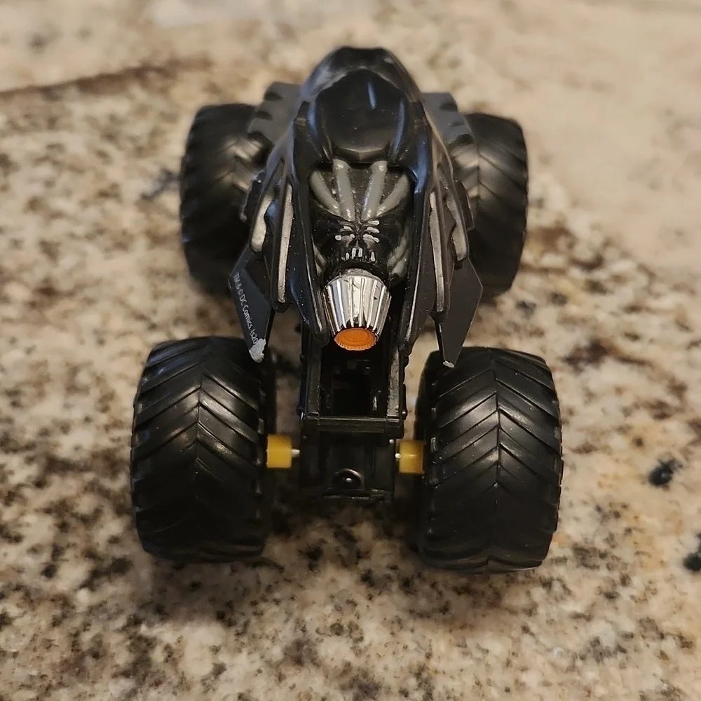 Batman car monster truck spin Master